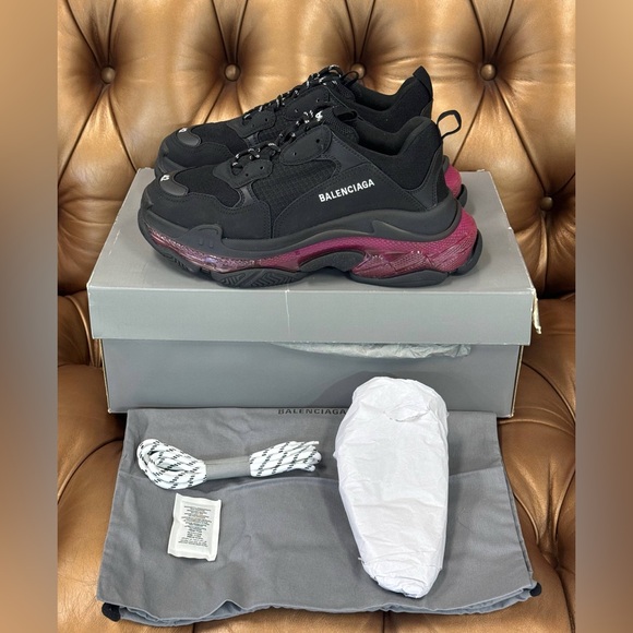 NEW Balenciaga Triple S Clear Sole Sneakers Black Pink sole NEW Balenciaga Triple S Clear Sole Sneakers Black Pink sole